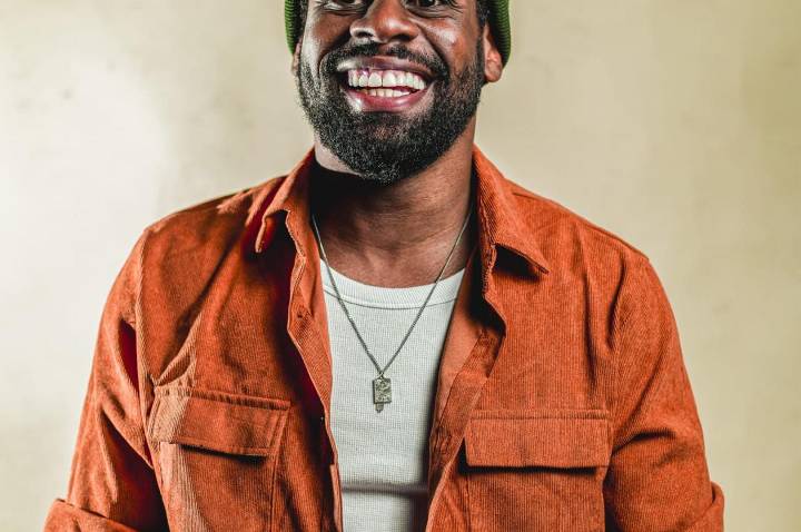 Com participações internacionais, Binho Ribeiro lança o álbum “VIBRA”