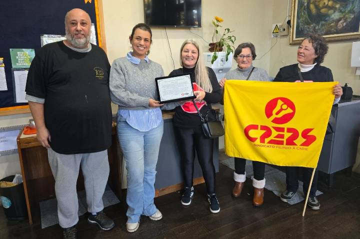 Cpers presta homenagem a escola Centenária