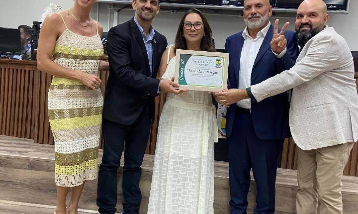 Fazenda do Bosque recebe homenagem