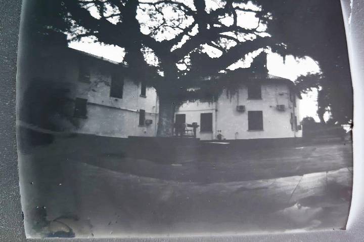 Fotos feitas com porongos e latas contam a história dos 100 anos da cidade