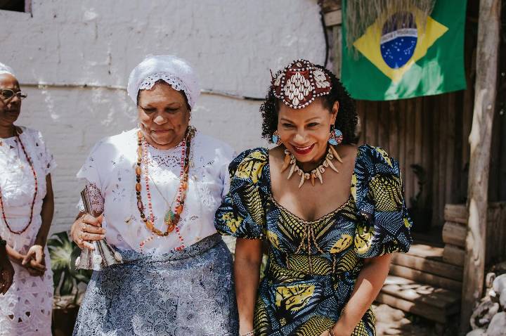 Rainha do Congo realiza visita histórica ao Terreiro Águas Claras
