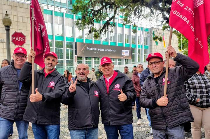 Sinpacel no ato de apoio a CMPC