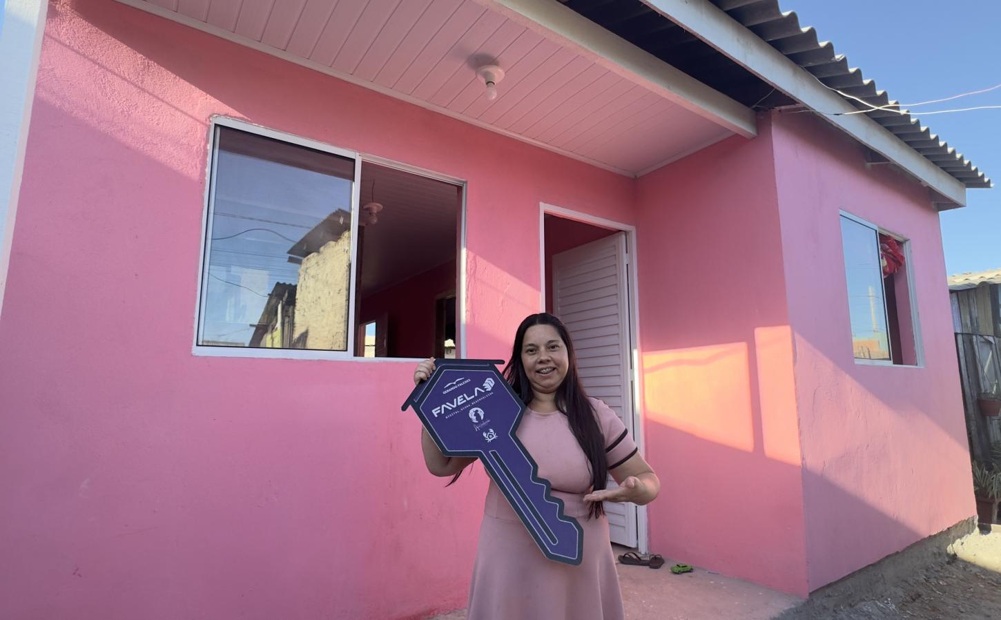 Projeto Favela 3D entrega primeiras casas novas aos moradores da Vila Costaneira