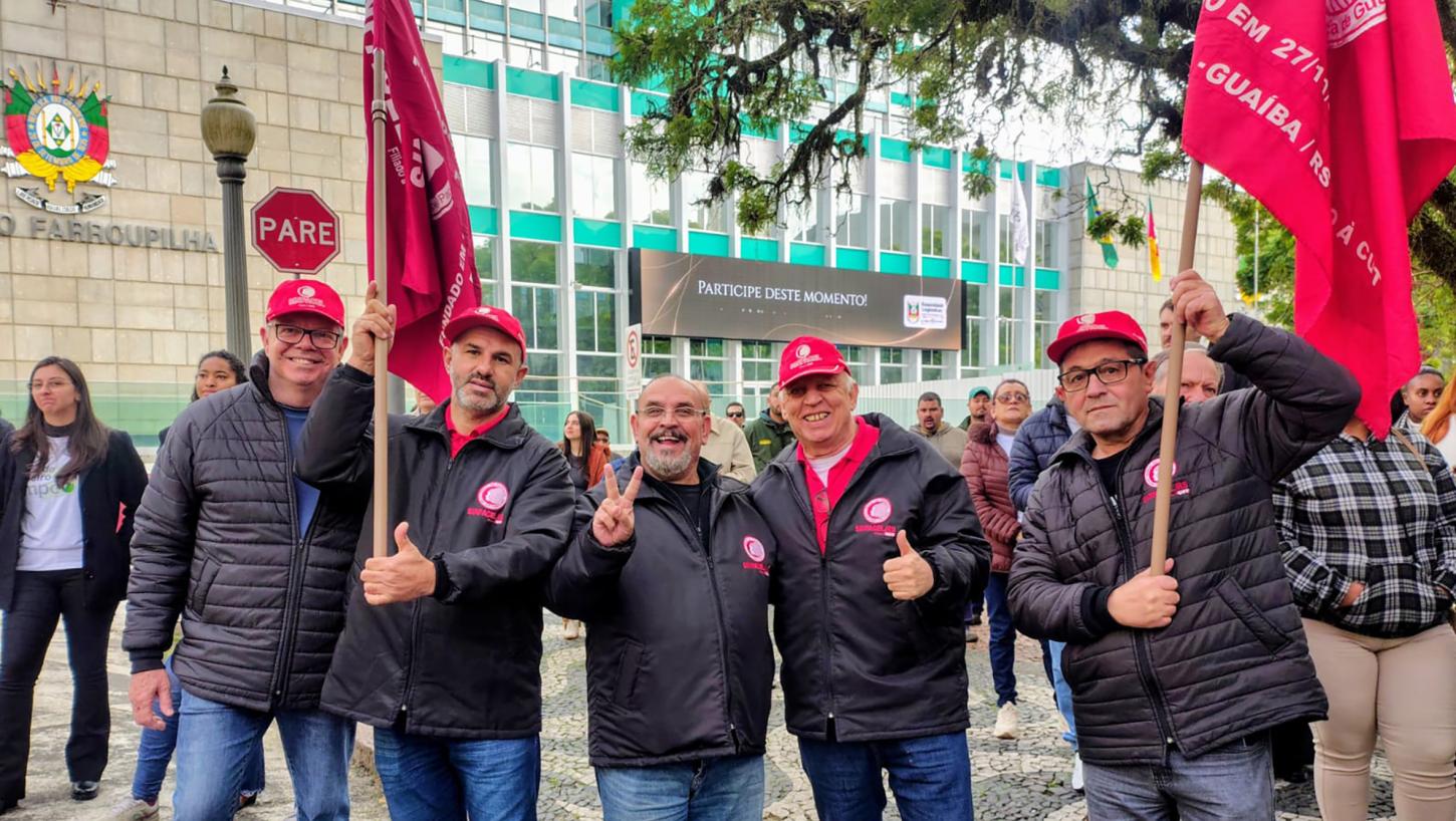 Sinpacel no ato de apoio a CMPC