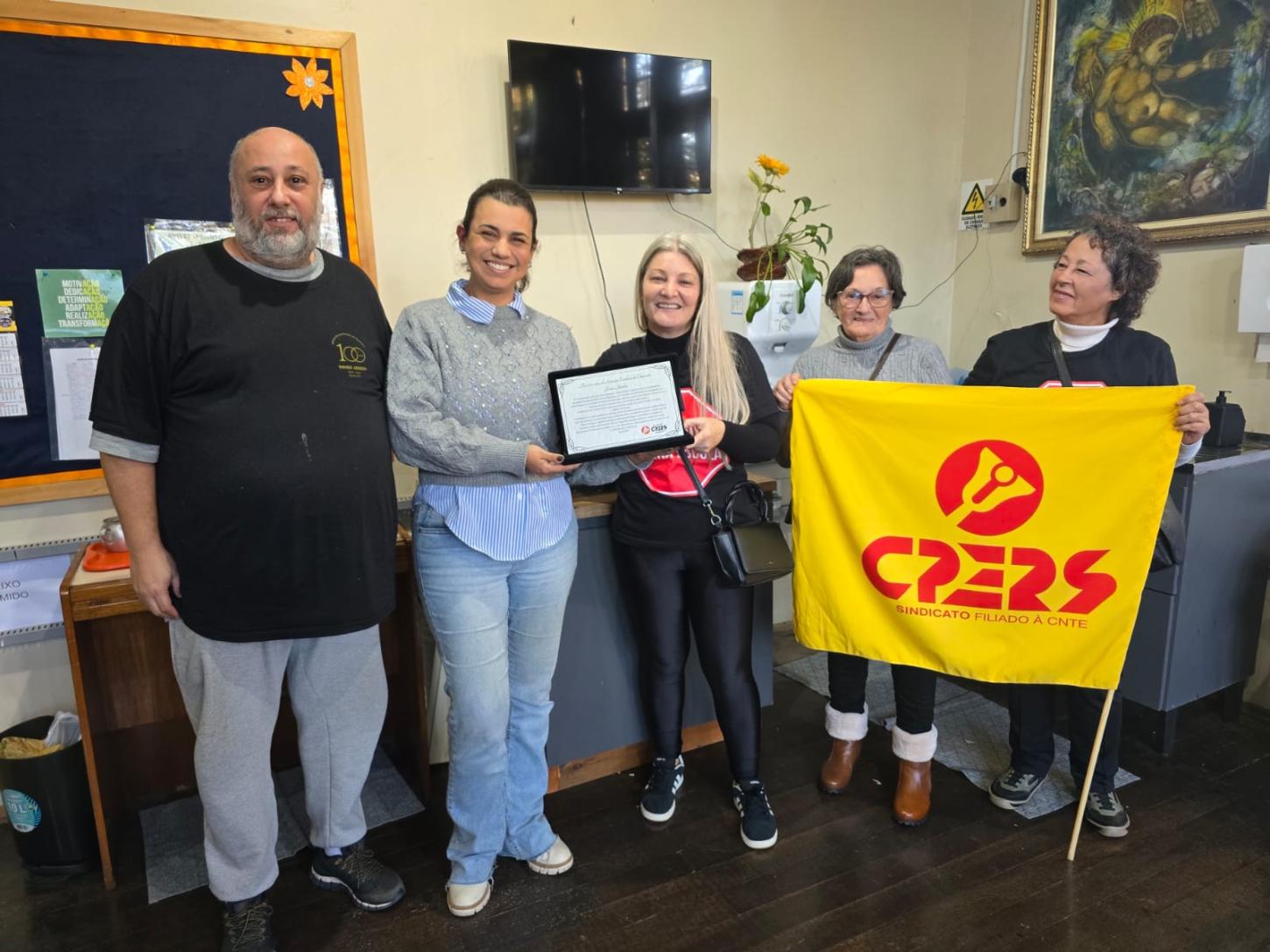 Cpers presta homenagem a escola Centenária