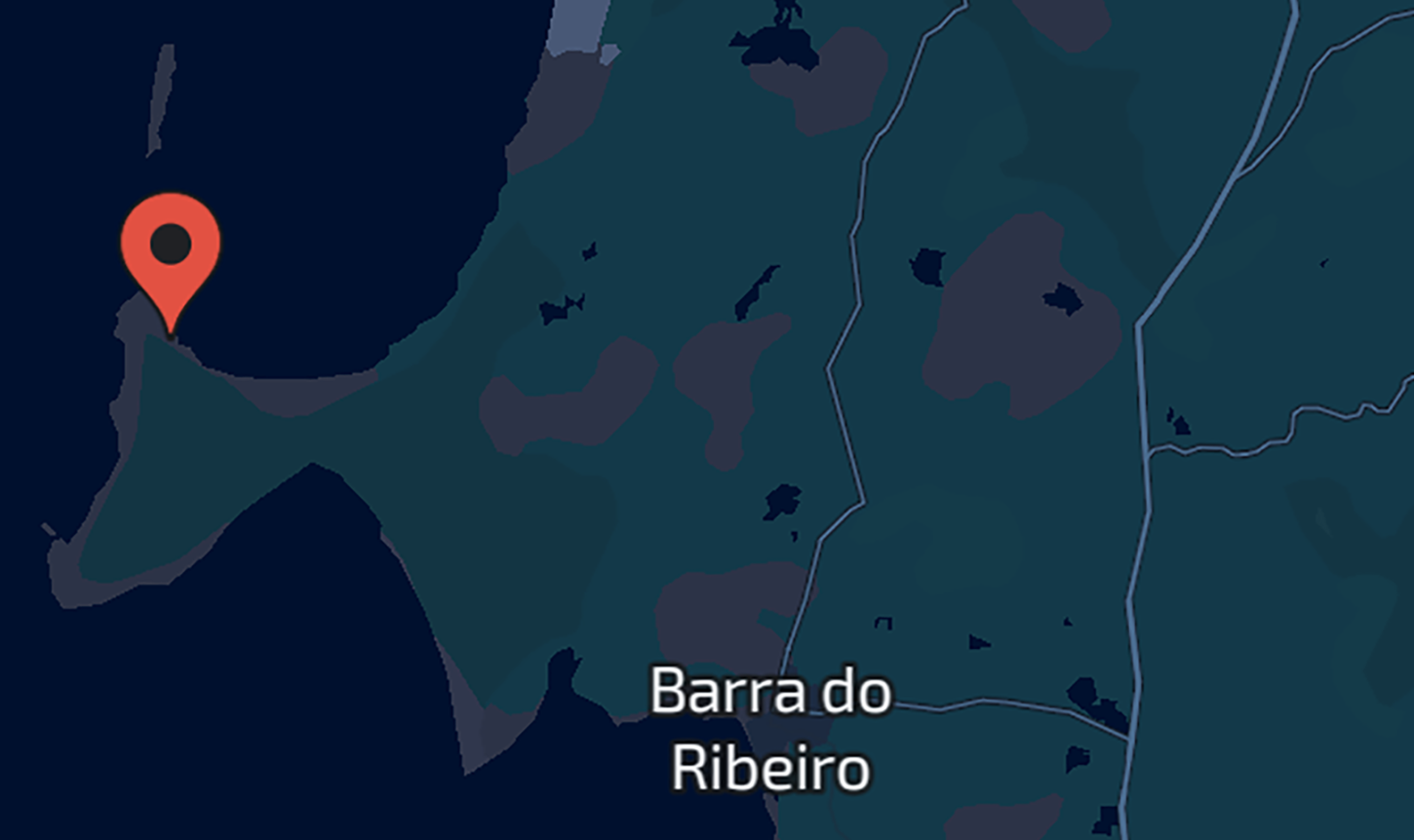 Bombeiros seguem nas buscas por homem desaparecido após naufrágio
